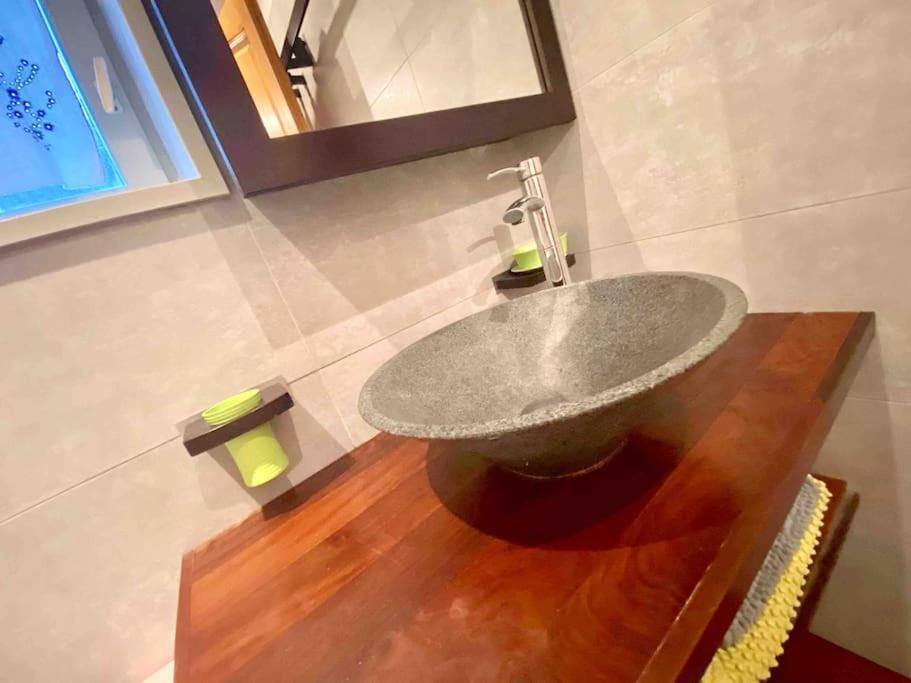 L'estivale Maison Cosy Avec Veranda Et Climatisation Сasa de vacaciones